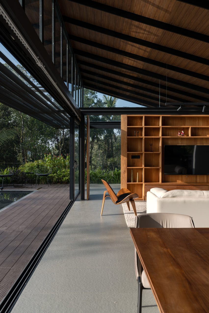Summer Home by Mindspark Architects