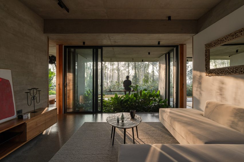 Summer Home by Mindspark Architects