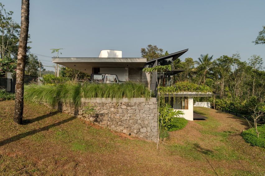 Summer Home by Mindspark Architects