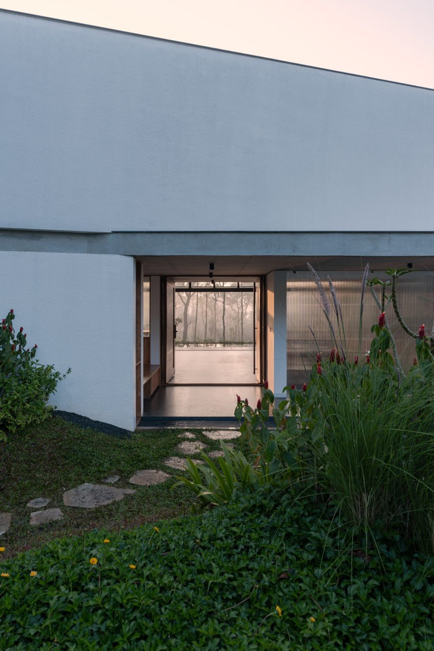 Summer Home by Mindspark Architects
