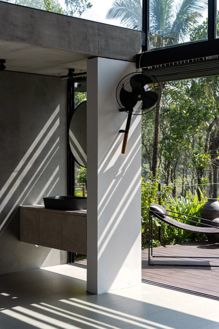 Summer Home by Mindspark Architects