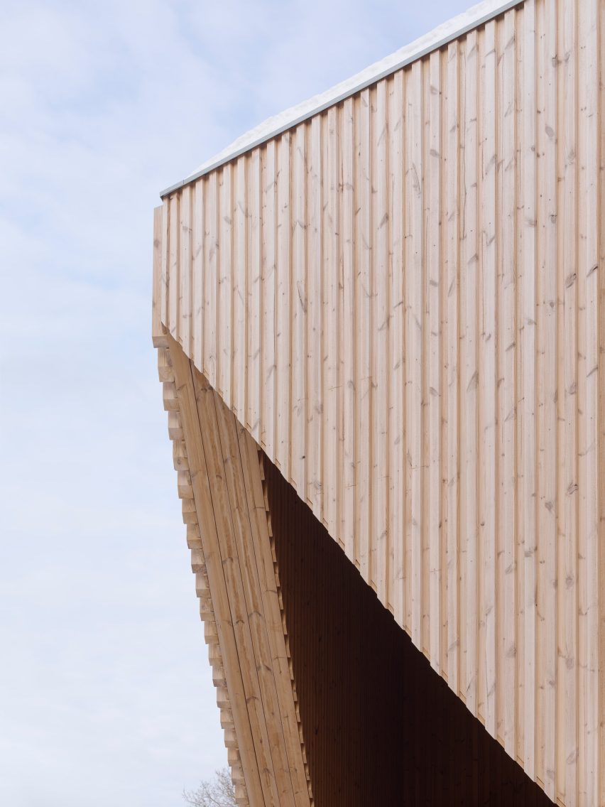 Ishøj Theatre by Svendborg Architects and Wohlert Arkitekter