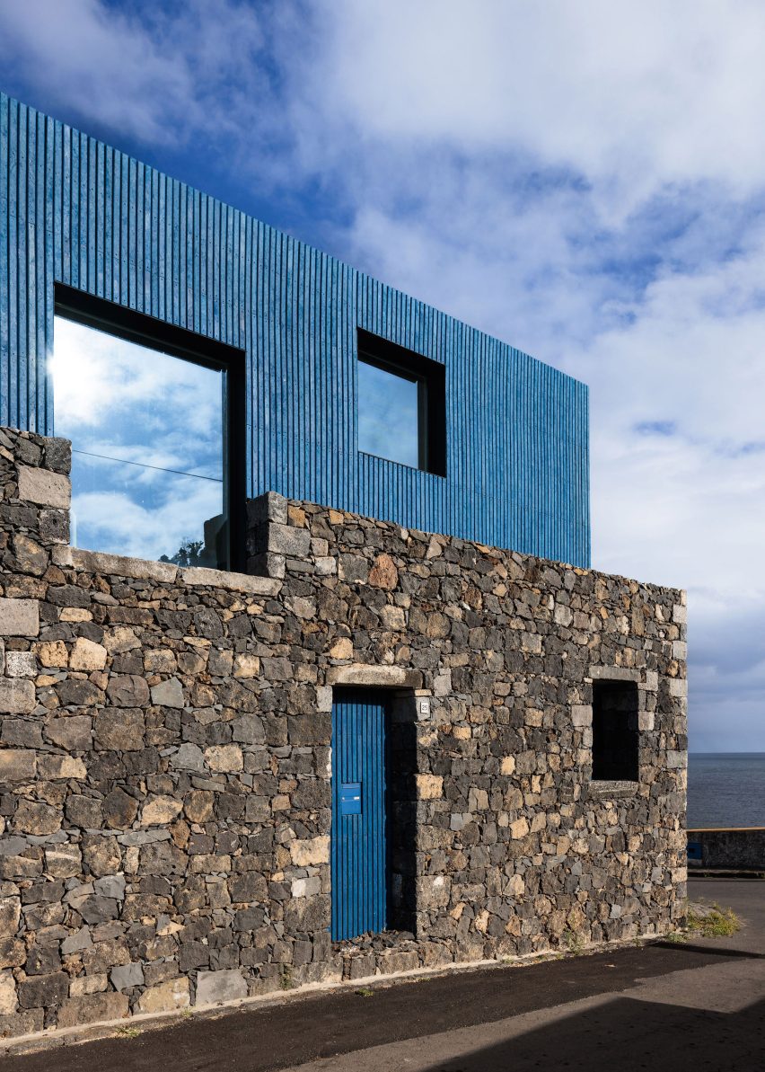 The Blue House Atelier Backlar exterior