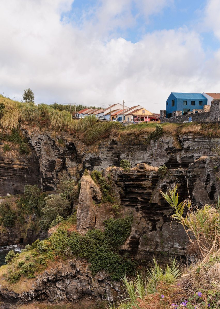 The Blue House Atelier Backlar clifftop