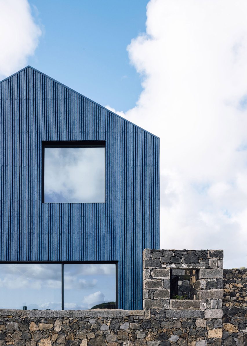 The Blue House Atelier Backlar exterior