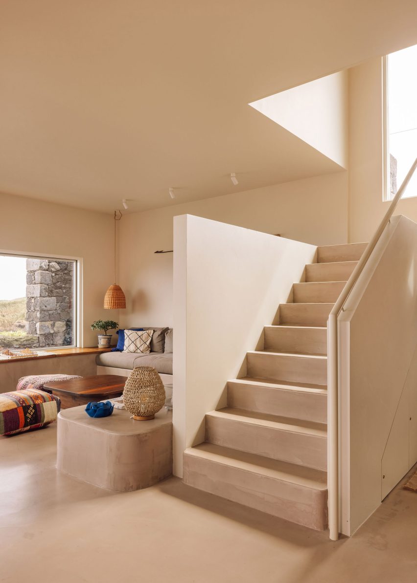 The Blue House Atelier Backlar staircase