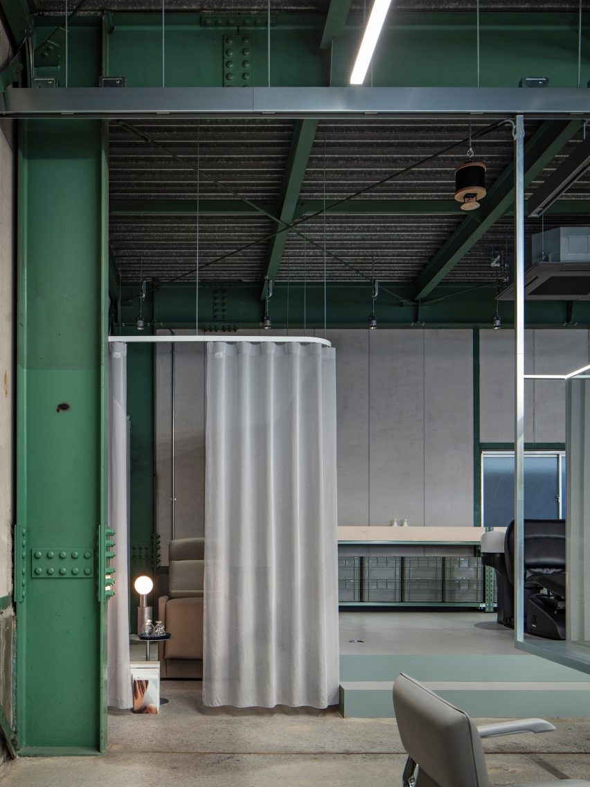 Unravel hair salon by Atelier Write