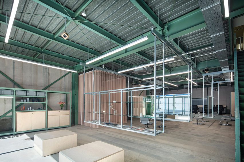 Unravel hair salon by Atelier Write