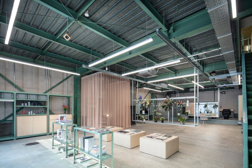 Unravel hair salon by Atelier Write
