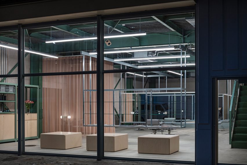 Unravel hair salon by Atelier Write