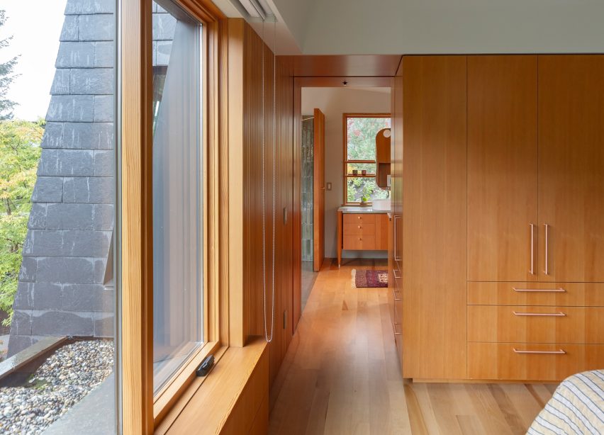 Whistler Hideaway cabin in Vancouver by Bricault Design