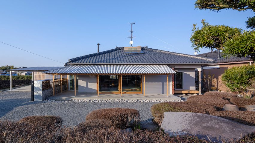 House in Miyakonojo by YNAS