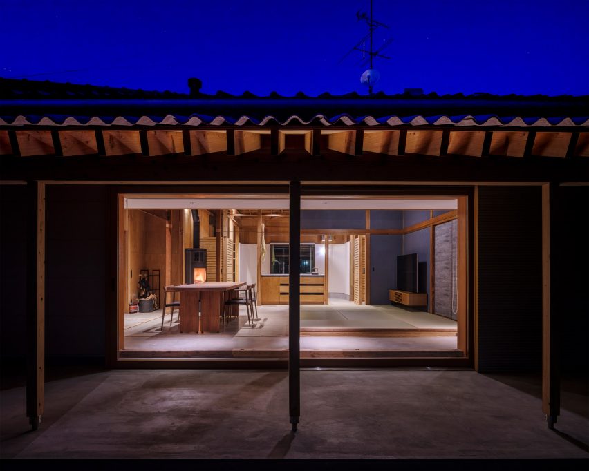 House in Miyakonojo by YNAS