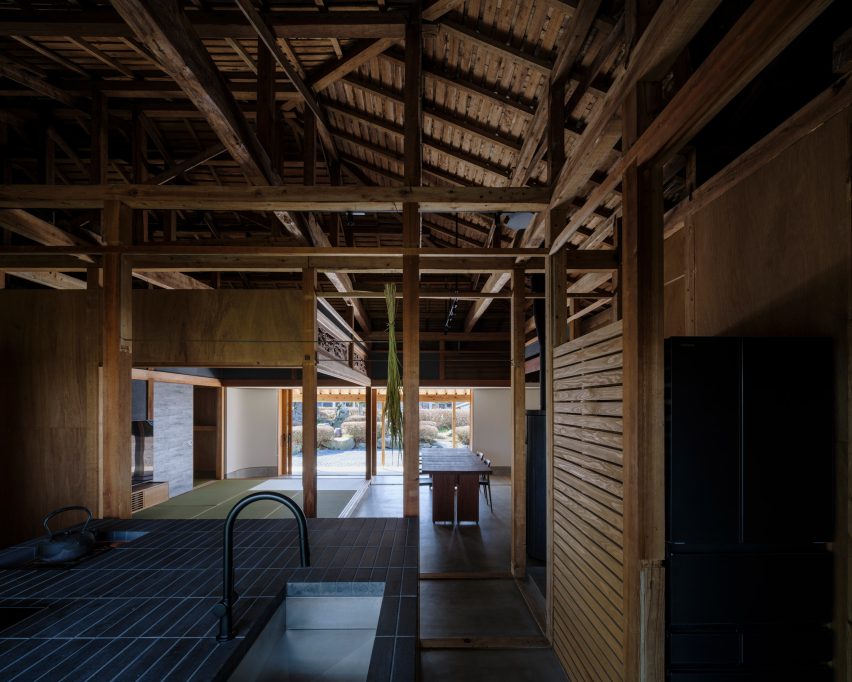 House in Miyakonojo by YNAS