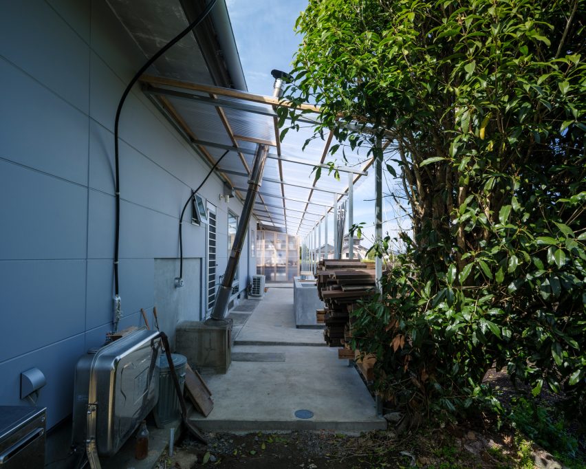 House in Miyakonojo by YNAS