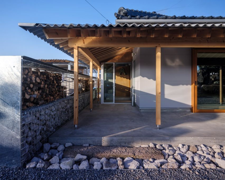 House in Miyakonojo by YNAS