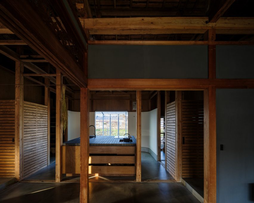 House in Miyakonojo by YNAS