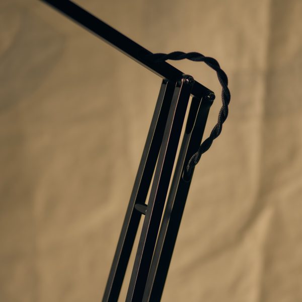 Close up photo of an Anglepoise lamp