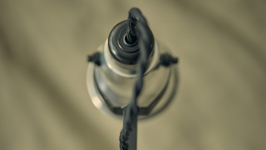 Close up photo of an Anglepoise lamp
