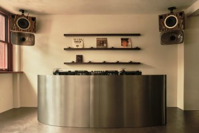 Custom-made sound system in London bar