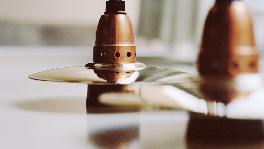 Close up photo of a lighting fixture