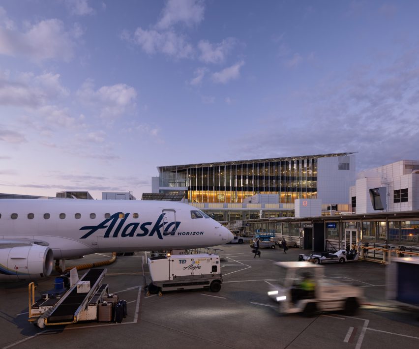 Seattle-Tacoma International Airport expansion