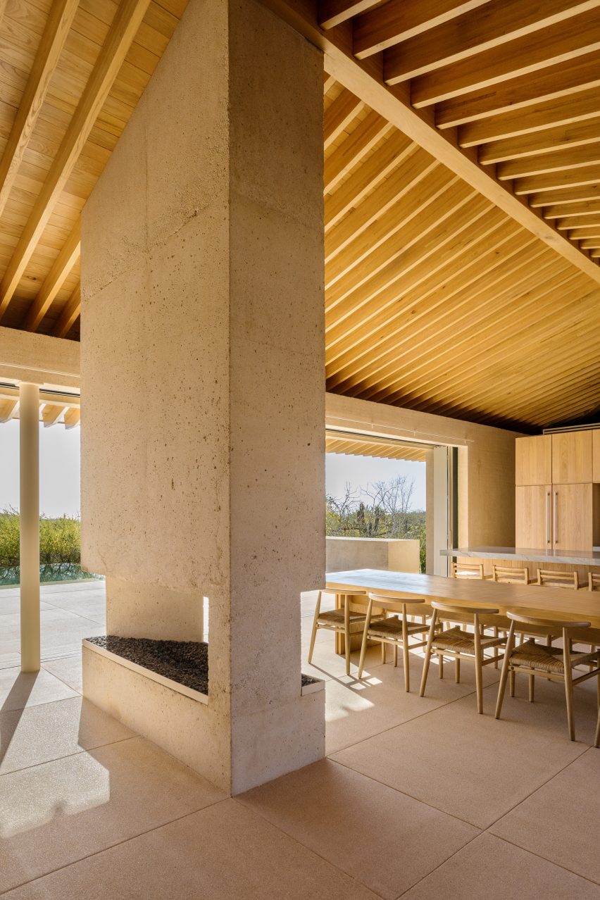 Casa en Palmilla by Estudio Ignacio Urquiza Ana Paula de Alba