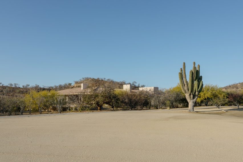 Casa en Palmilla by Estudio Ignacio Urquiza Ana Paula de Alba
