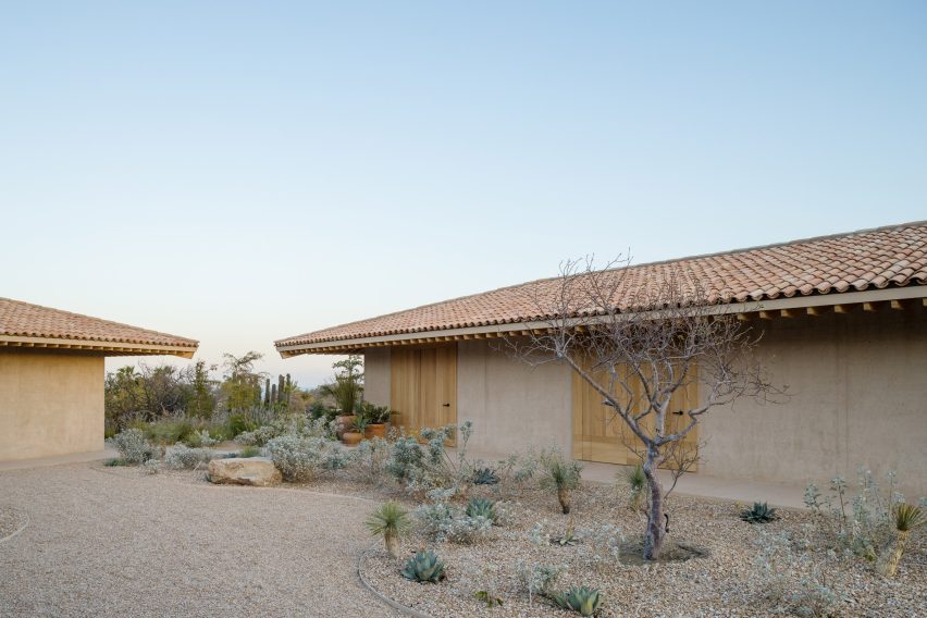 Casa en Palmilla by Estudio Ignacio Urquiza Ana Paula de Alba