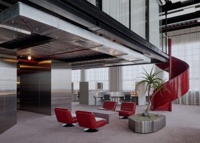 Retrofuturistic office by Charlap Hyman & Herrero