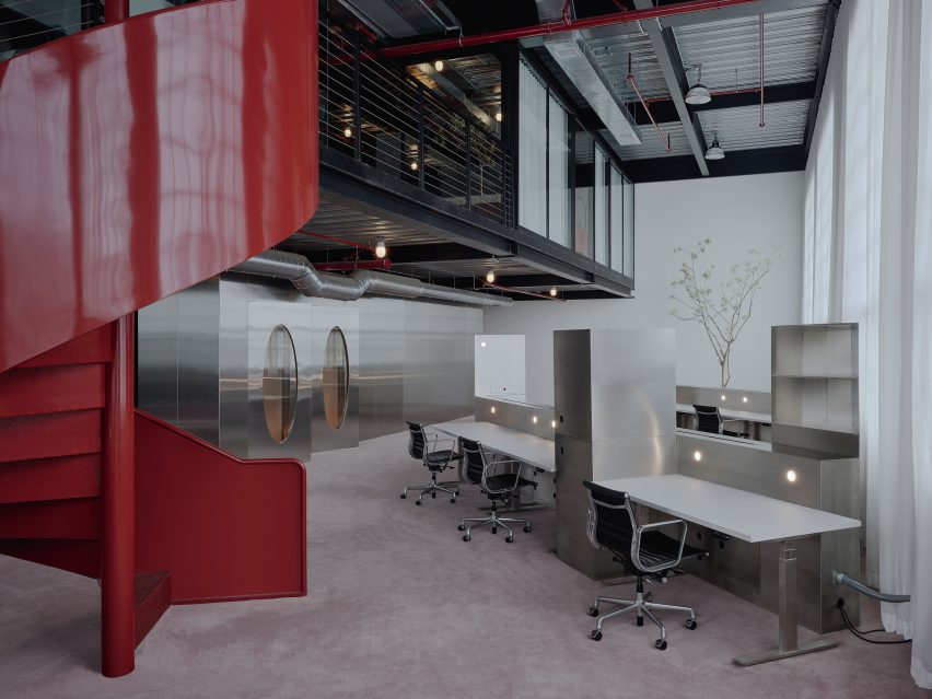 Retrofuturistic office by Charlap Hyman & Herrero