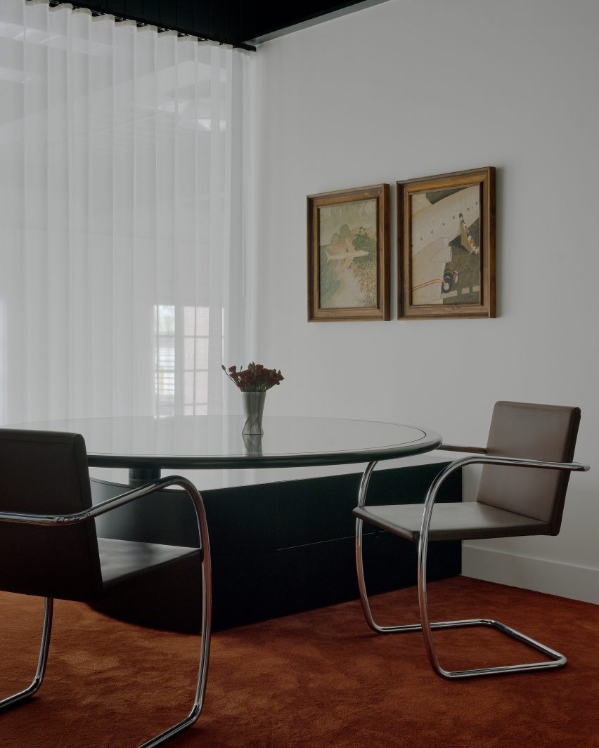 Retrofuturistic office by Charlap Hyman & Herrero
