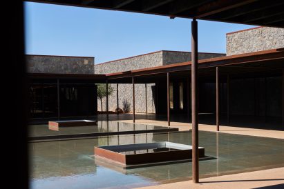 Elías Rizo Arquitectos stone clad visitors center
