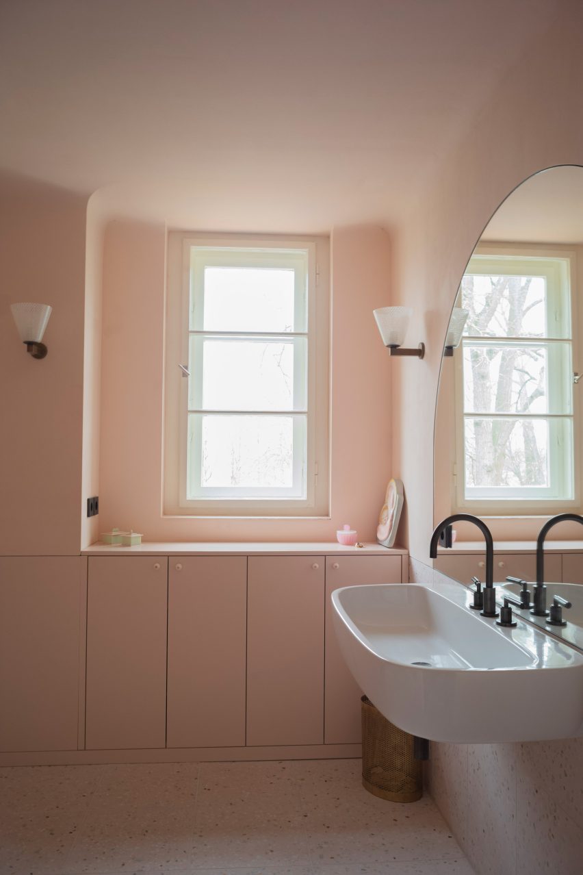 Country house in Brandenburg, Germany by Ænsemble