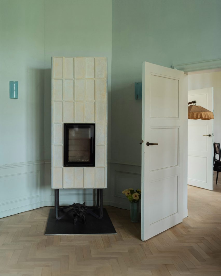 Country house in Brandenburg, Germany by Ænsemble