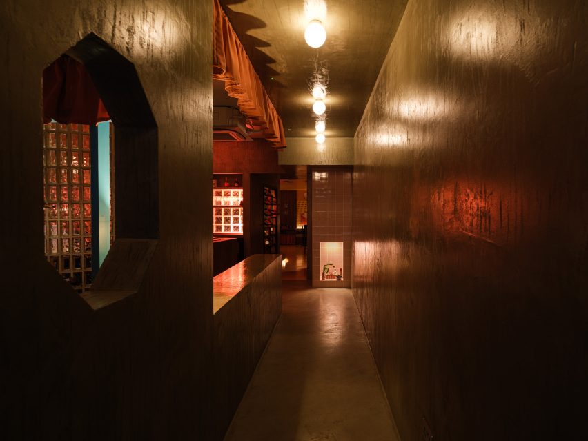 Hallway into Banh Banh