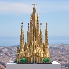 Sagrada Familia Lego set