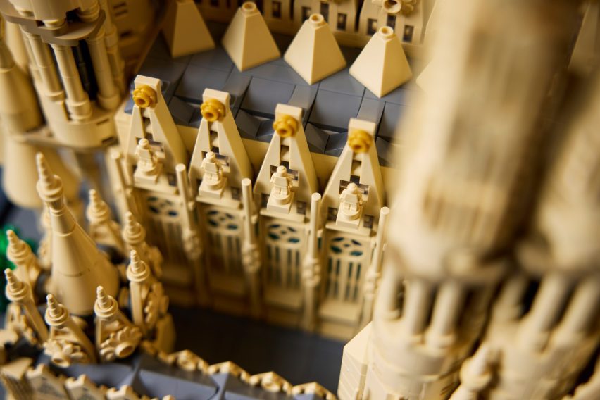 Sagrada Familia Lego set