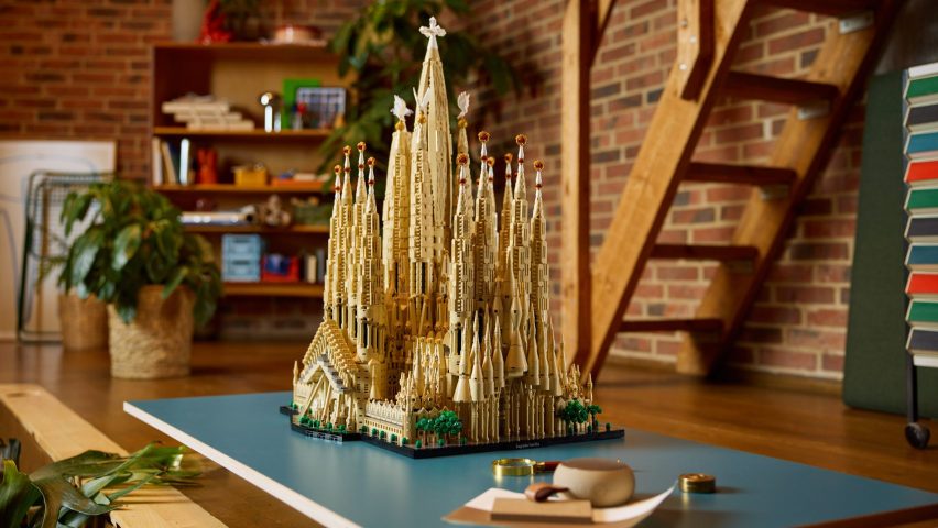 Sagrada Familia set by Lego
