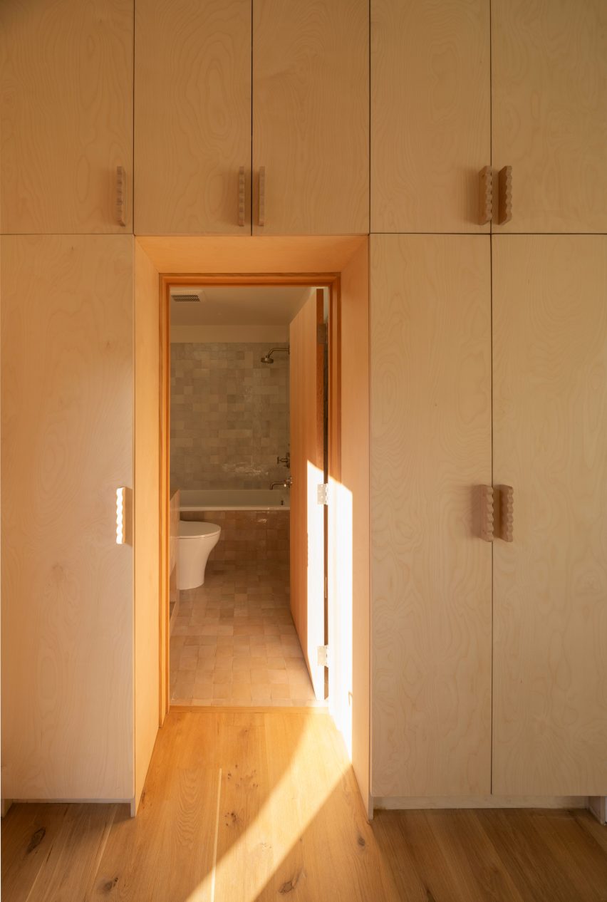 Museum Tower House by A Teatro Balcony Studio