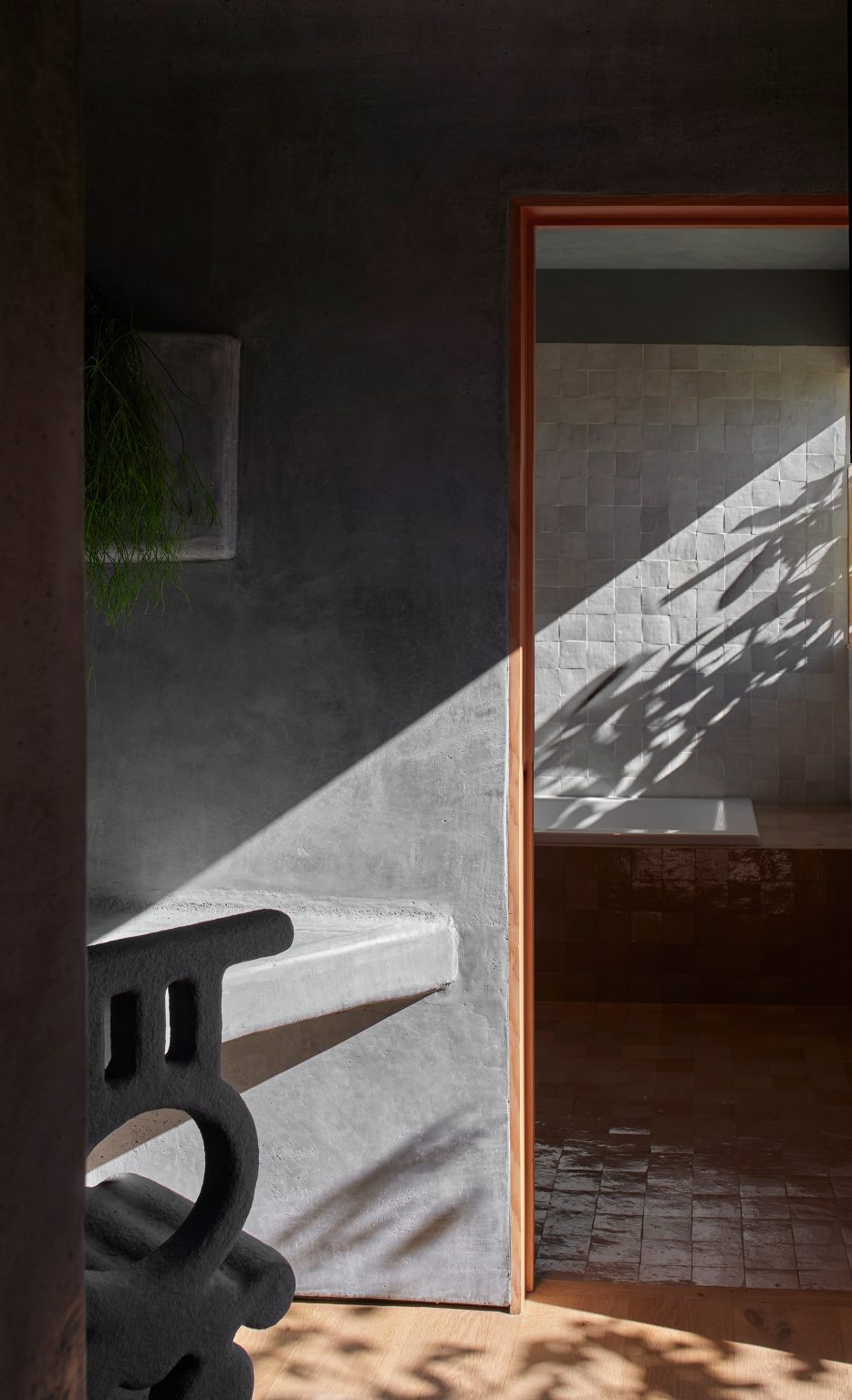 A Teatro Balcony Studio house by Los Angeles