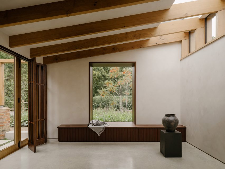Muttram Veedu by Will Gamble Architects oriel window