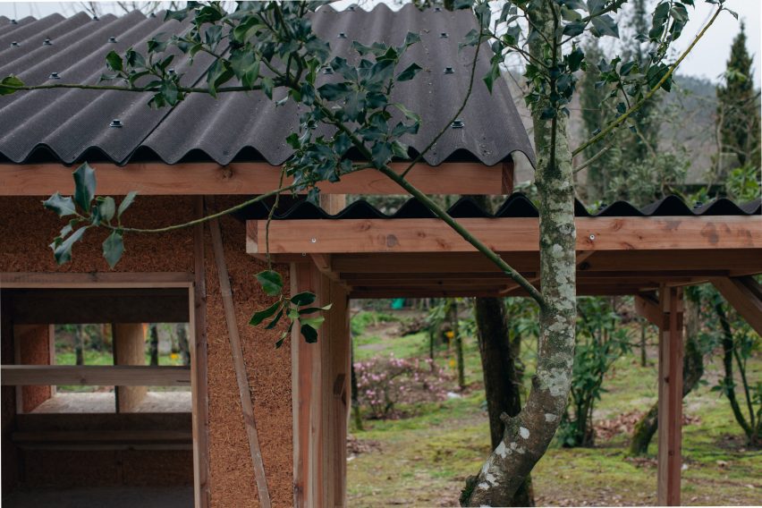Pestana Chicken Coop by Ricardo Leal