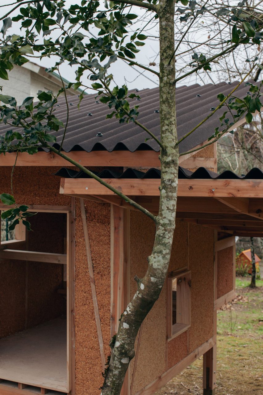 Pestana Chicken Coop by Ricardo Leal