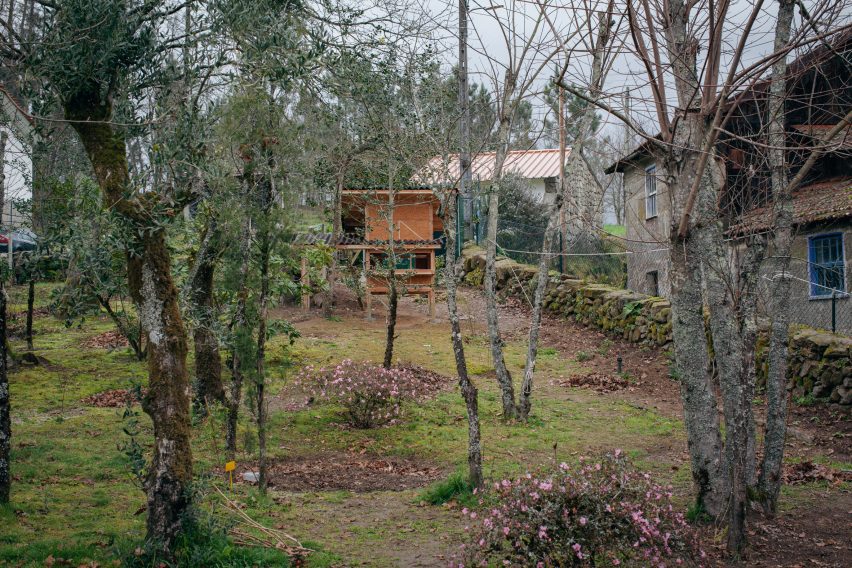 Pestana Chicken Coop by Ricardo Leal