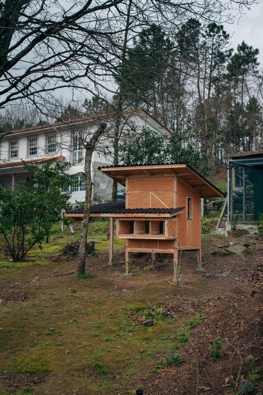 Pestana Chicken Coop by Ricardo Leal