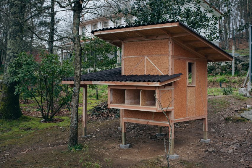 Pestana Chicken Coop by Ricardo Leal