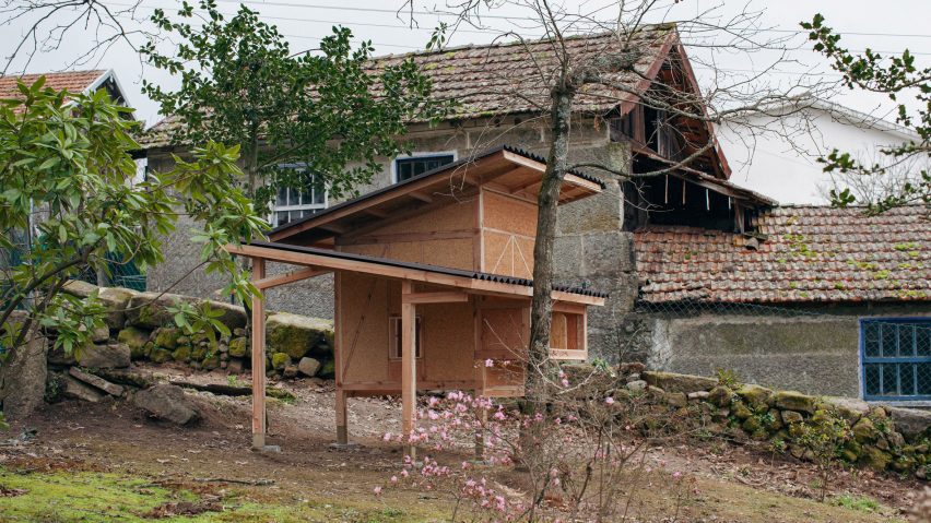Pestana Chicken Coop by Ricardo Leal