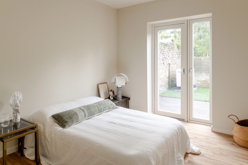 Radnor Road infill house by Wright Office