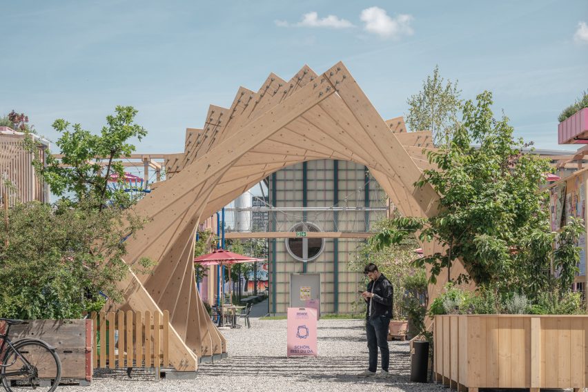 Hello Wood Remise Rosa Zurich